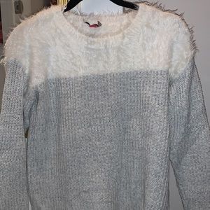 Vince Camuto Sweater